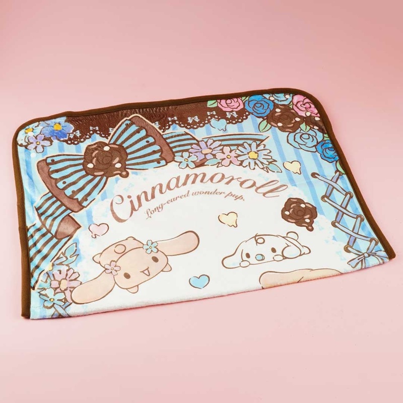 Cinnamoroll Flowery Fluffy Blanket