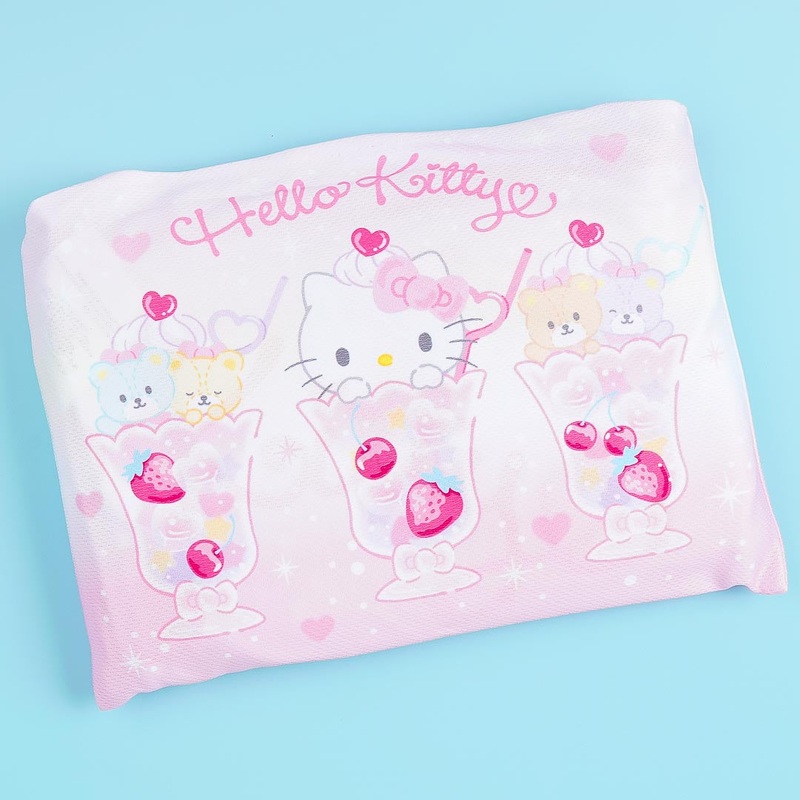 Hello Kitty Cream Soda Blanket