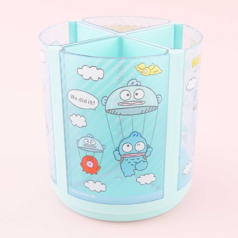 Hangyodon Skydiving Rotating Pen Stand