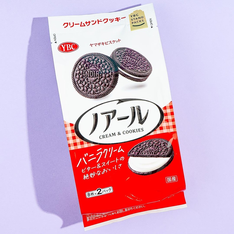 Noir Black Cocoa Cookie Sandwiches Stand Pack