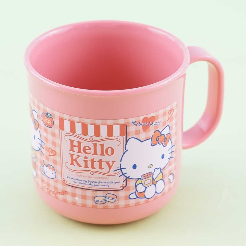 Hello Kitty Checkered Cup